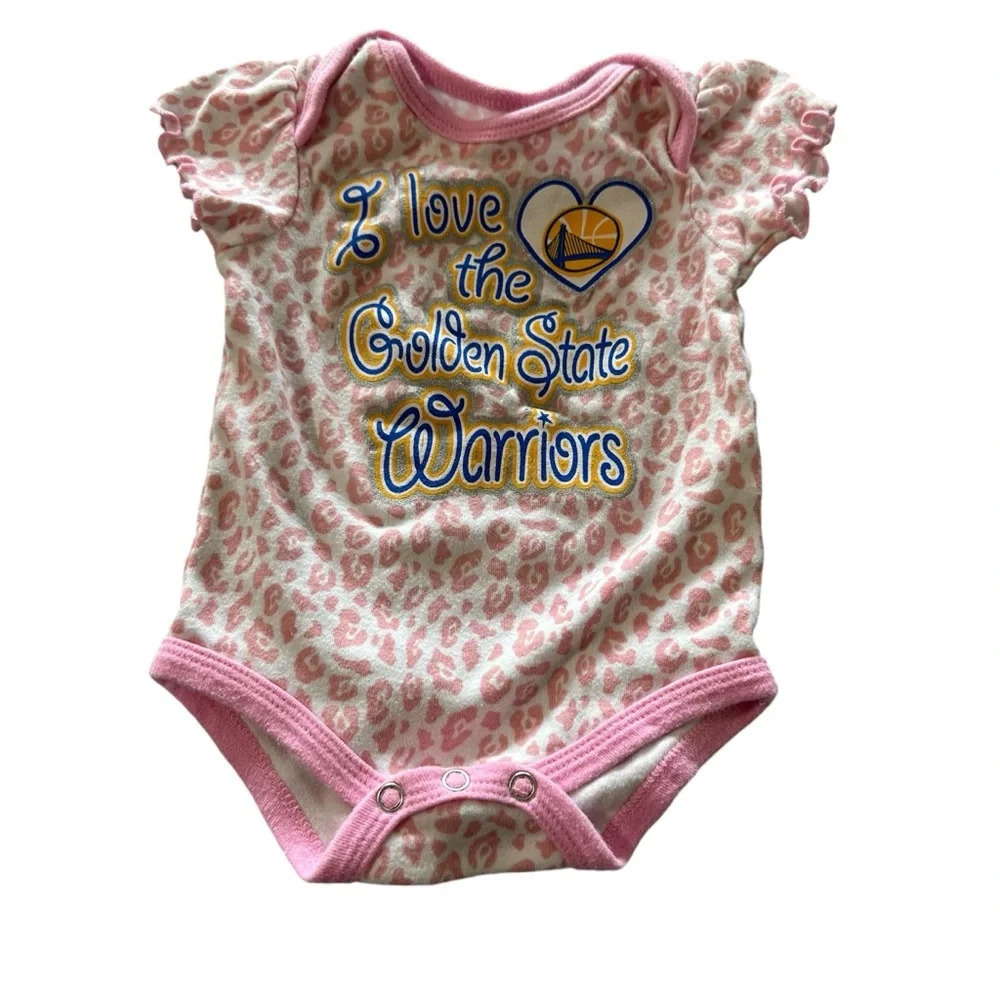 NBA baby girl size 0-3 mo I Love the Golden State Warriors pink camo onesie